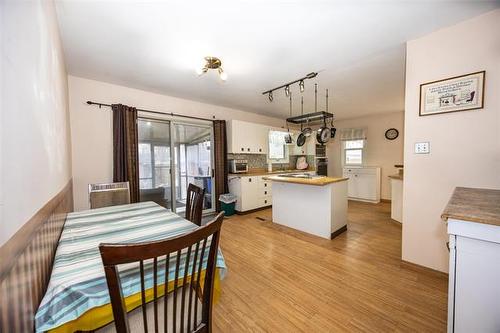 352 Devon Ave, Winnipeg, MB 