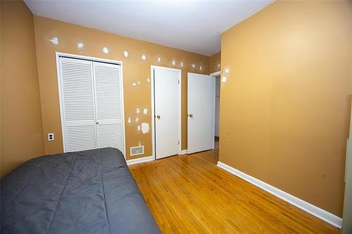 352 Devon Ave, Winnipeg, MB 