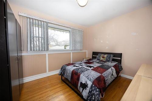 352 Devon Ave, Winnipeg, MB 