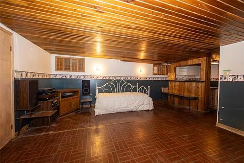 352 Devon Ave, Winnipeg, MB 