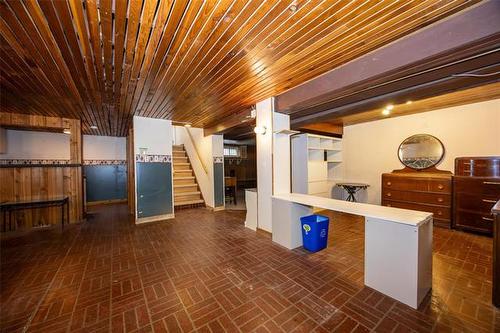 352 Devon Ave, Winnipeg, MB 