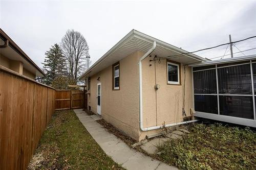 352 Devon Ave, Winnipeg, MB 