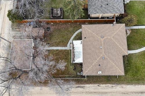 352 Devon Ave, Winnipeg, MB 