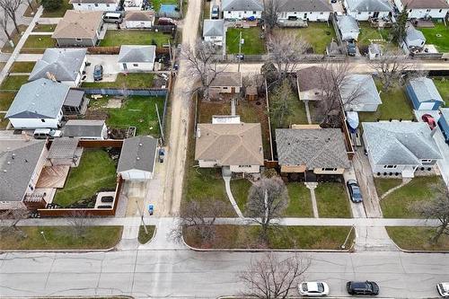 352 Devon Ave, Winnipeg, MB 