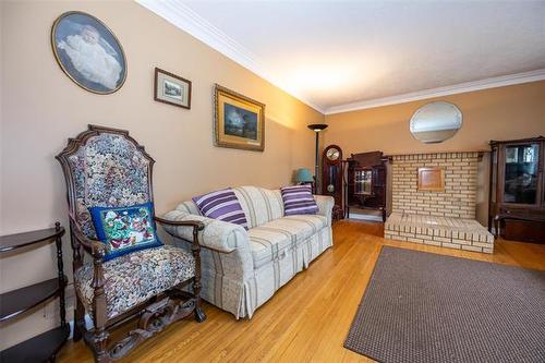 352 Devon Ave, Winnipeg, MB 