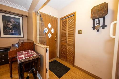 352 Devon Ave, Winnipeg, MB 