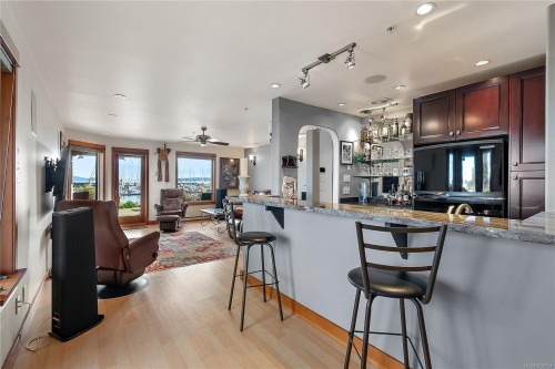 101-9949 Third St, Sidney, BC - Indoor With Fireplace