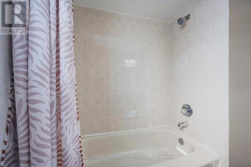 5364 Champlain Trail, Mississauga, ON - Indoor Photo Showing Bathroom