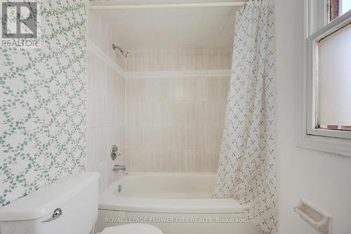 5364 Champlain Trail, Mississauga, ON - Indoor Photo Showing Bathroom