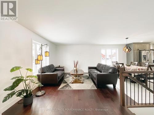 830 Portelance Avenue, Hawkesbury, ON - Indoor Photo Showing Living Room