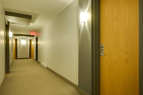 Hall - 405-1425 Boul. Le Corbusier, Laval (Laval-Des-Rapides), QC - Indoor Photo Showing Other Room