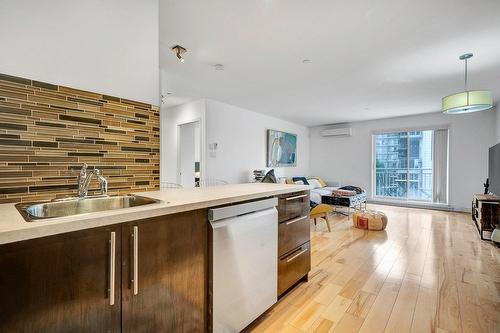 Kitchen - 405-1425 Boul. Le Corbusier, Laval (Laval-Des-Rapides), QC - Indoor Photo Showing Kitchen