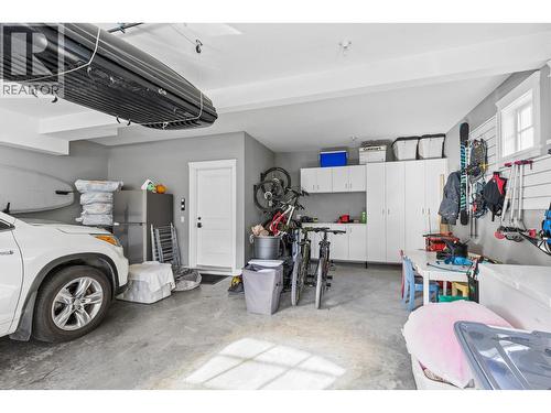 388 Rindle Court, Kelowna, BC - Indoor Photo Showing Garage