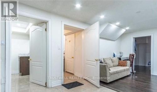 7761 Anaka Drive, Mississauga, ON - Indoor