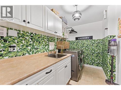 2470 Tuscany Drive Unit# 201, West Kelowna, BC - Indoor Photo Showing Kitchen