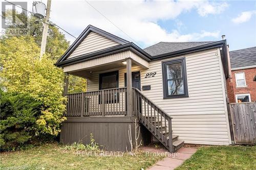 222 KENSINGTON AVENUE N  Hamilton, ON L8L 7N7