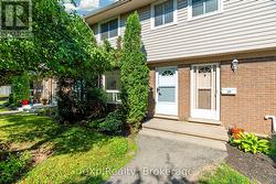 38 - 88 AVONWOOD DRIVE  Stratford, ON N4Z 1B3