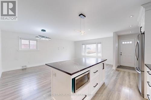 76 Ridgevale Drive, Toronto, ON - Indoor Photo Showing Kitchen