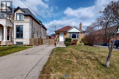 76 Ridgevale Drive, Toronto, ON - Outdoor With Facade