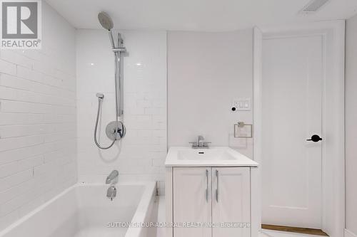 76 Ridgevale Drive, Toronto, ON - Indoor Photo Showing Bathroom