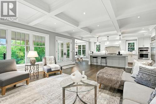 391 Patricia Drive, Burlington, ON - Indoor Photo Showing Living Room
