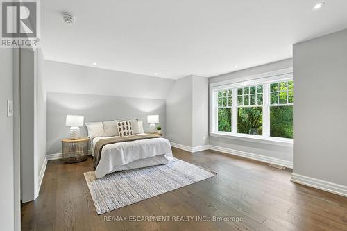 391 Patricia Drive, Burlington, ON - Indoor Photo Showing Bedroom
