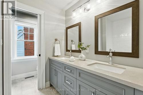 391 Patricia Drive, Burlington, ON - Indoor Photo Showing Bathroom