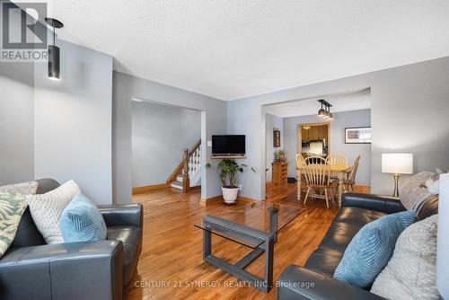 13 Lombard Street, Smiths Falls, ON - Indoor Photo Showing Living Room
