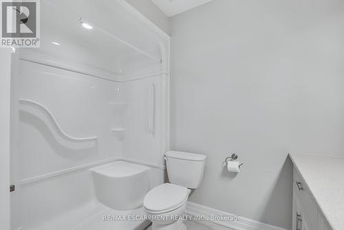 47 Szollosy Circle, Hamilton, ON - Indoor Photo Showing Bathroom