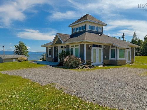 7 Bell Bay Way  Baddeck, NS B0C 1H0