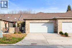 496 Martinique AVENUE  Windsor, ON N8P 1G6