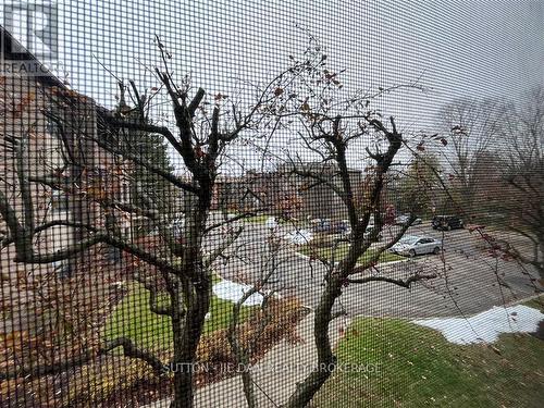 214 - 300 Everglade Crescent, London North (North P), ON - Outdoor