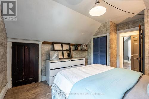 52 Connaught Avenue N, Hamilton, ON - Indoor Photo Showing Bedroom