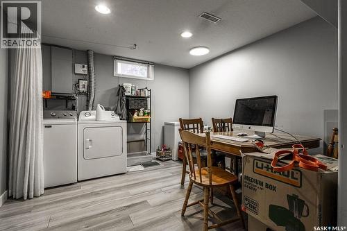 124 Mcmaster Crescent, Saskatoon, SK - Indoor Photo Showing Laundry Room