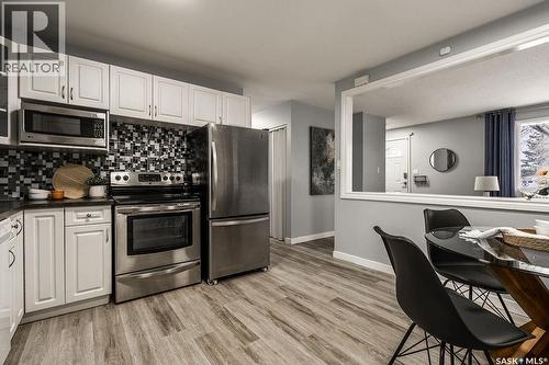 124 Mcmaster Crescent, Saskatoon, SK - Indoor Photo Showing Kitchen With Stainless Steel Kitchen
