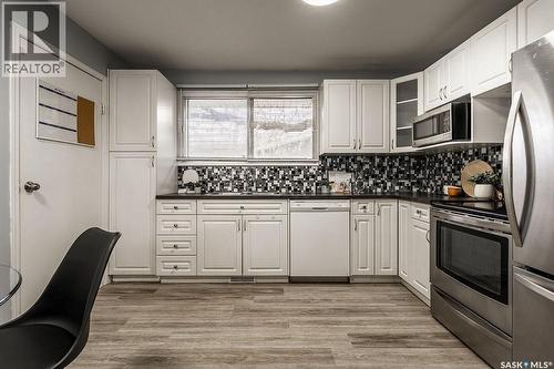 124 Mcmaster Crescent, Saskatoon, SK - Indoor Photo Showing Kitchen