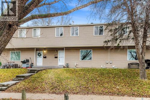 3914 Castle Road, Regina, SK - Outdoor With Exterior