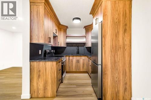 3914 Castle Road, Regina, SK - Indoor Photo Showing Kitchen