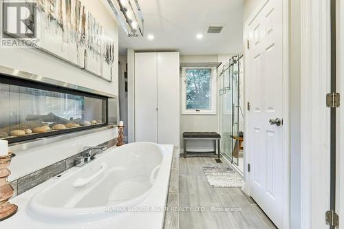 112 Old Varcoe Road, Clarington, ON - Indoor Photo Showing Bathroom