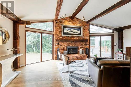 112 Old Varcoe Road, Clarington, ON - Indoor Photo Showing Living Room With Fireplace