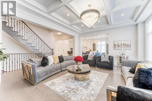 101 Appleyard Avenue, Vaughan, ON - Indoor Photo Showing Living Room