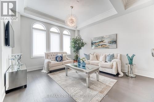 101 Appleyard Avenue, Vaughan, ON - Indoor Photo Showing Living Room