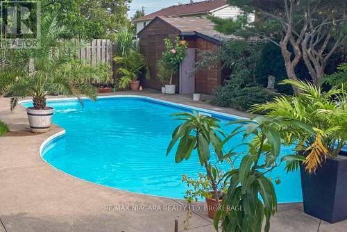 5 Rene Lane, St. Catharines (Secord Woods), ON - Outdoor With In Ground Pool