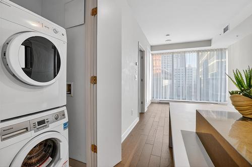 Salle de lavage - 1509-1188 Rue St-Antoine O., Montréal (Ville-Marie), QC - Indoor Photo Showing Laundry Room