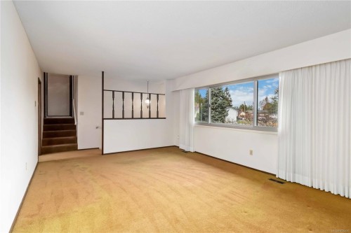 4251 Rossiter Dr, Saanich, BC 