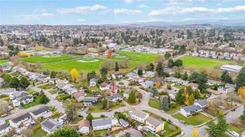 4251 Rossiter Dr, Saanich, BC 