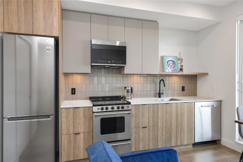 406-1301 Hillside Ave, Victoria, BC - Indoor Photo Showing Kitchen