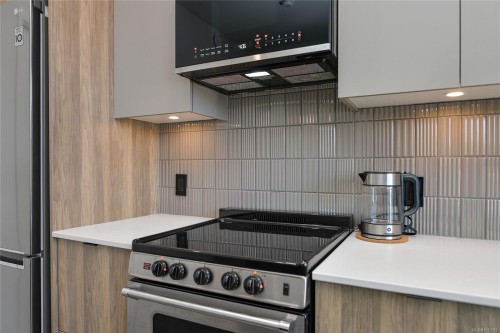406-1301 Hillside Ave, Victoria, BC - Indoor Photo Showing Kitchen