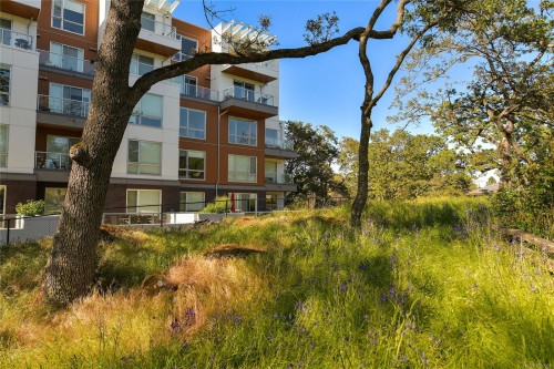 406-1301 Hillside Ave, Victoria, BC - Outdoor With Facade