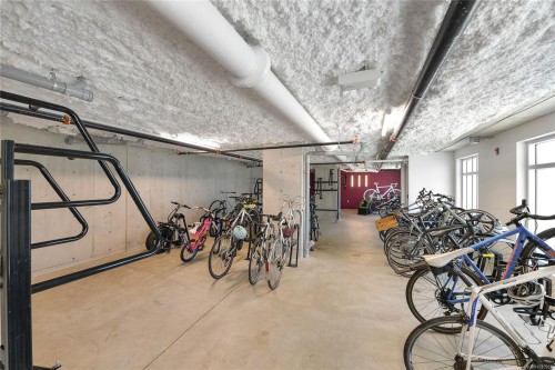 406-1301 Hillside Ave, Victoria, BC - Indoor Photo Showing Other Room